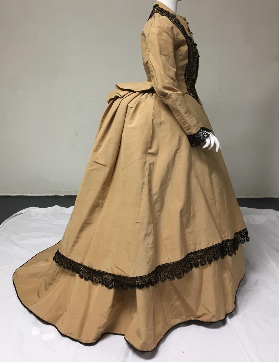 The 19th Century Dresses Come Out for their Close-ups | Today's DAR