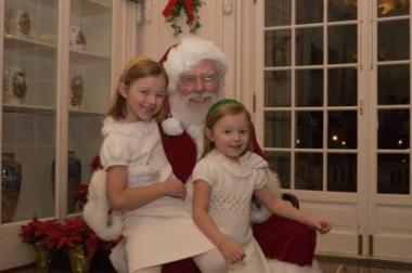 Featuring Santa, a children’s choir and a DAR Museum exhibit of antique toys, the Open House was the perfect family event.