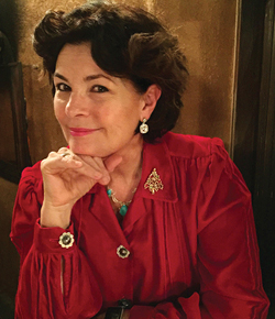 HOLLY KINNEY