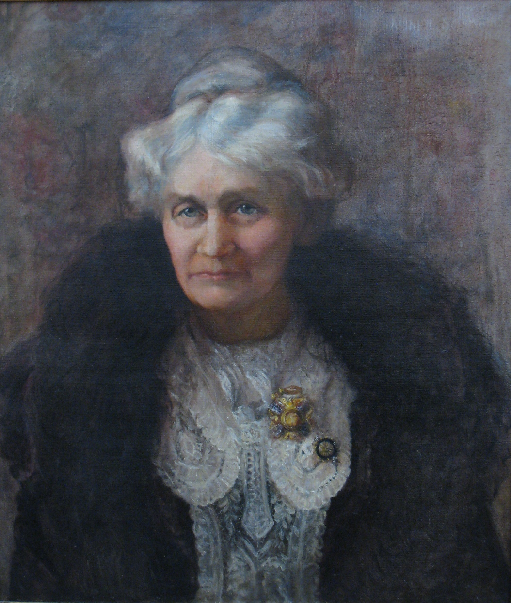 Mary Smith Lockwood at DAR Headquarters, 1915. (NSDAR Archives)