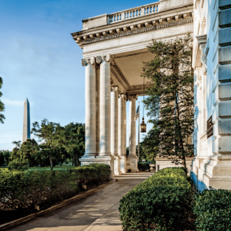 featured-at-dar- tree and white house