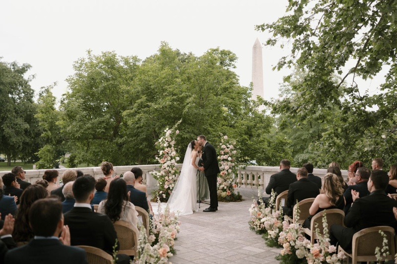 Wedding on the DAR Portico
