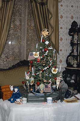 A selection of the DAR Period Rooms were dressed in historically accurate decorations for the holidays.