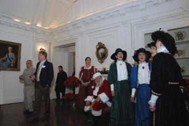 Seraphim performs for Santa and other DAR Open House guests in the O’Byrne Gallery.