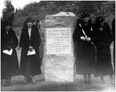 Marker of Ute Indian Trail, 1935. Erected by Zebulon Pike and Kinnikinnik Chapter of the DAR. Photograph by Horace S. Poley, image 010-7126.