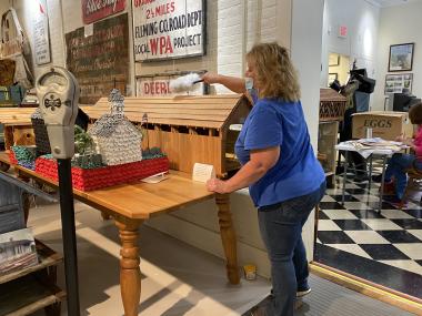 The William Dudley Chapter donated to the Covered Bridge Museum spent a day volunteering at the museum.