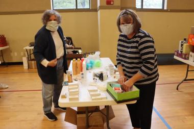 The Little Rock-Centennial Chapter prepared Women Veteran’s gift boxes for the Veterans Shoe Box Drive