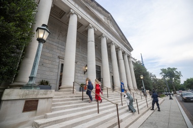 DAR Members and guests entering DAR Constitution Hall for 134th Continental Congress