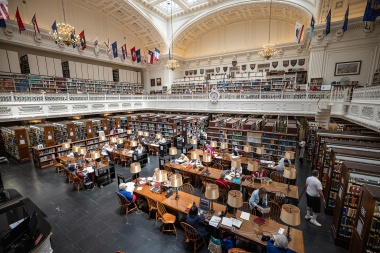 Researchers working in the DAR Library during Congress