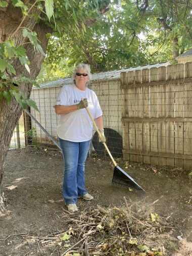 Members pose together on 2024 DAR Day of Service