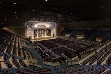 … and here is the “after” photo of the beautifully restored stage of Constitution Hall.