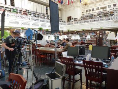 Bill Paxton discovers clues about his Revolutionary War era ancestor in the DAR Library.