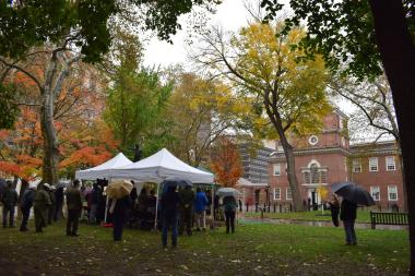 Despite the rainy weather, quite a crowd joined for the ceremony!