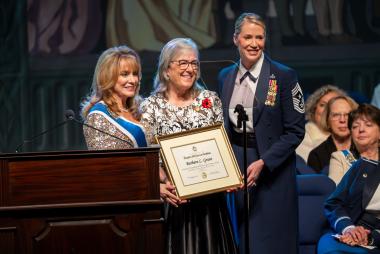 DAR member gets an award 