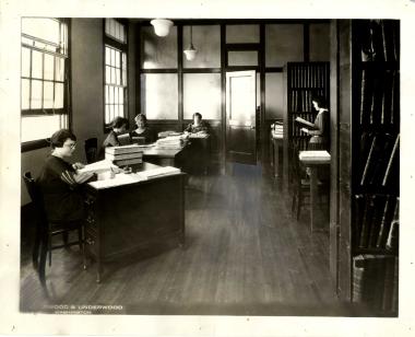 ny great photos of the early offices of the DAR Headquarters building are in the Archives photo collection including this one of the DAR staff offices of the Registrar General circa 1919.