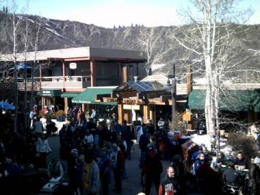 The Disabled Veterans Winter Sports Clinic was held March 28-April 2 in Snowmass, Colorado. The DAR was honored to serve as a silver sponsor, and to send representatives to learn more about the challenges facing disabled veterans.